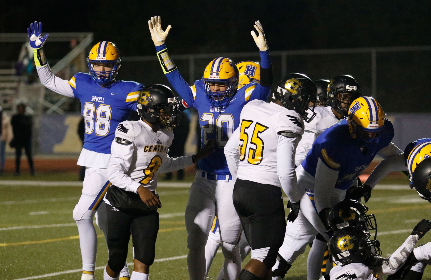 Hazelwood Central at Francis Howell Football